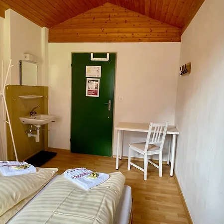 Alpine Base Hostel - Adults Only Lauterbrunnen Exterior photo