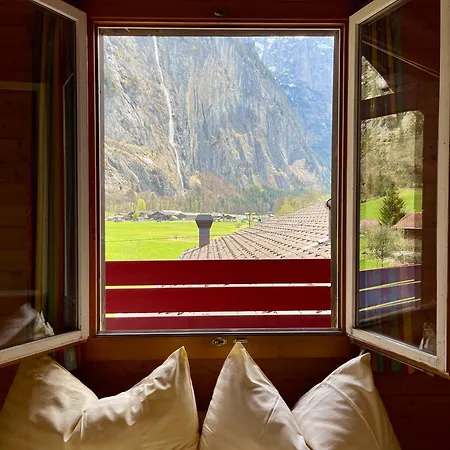 Alpine Base Hostel - Adults Only Lauterbrunnen Exterior photo