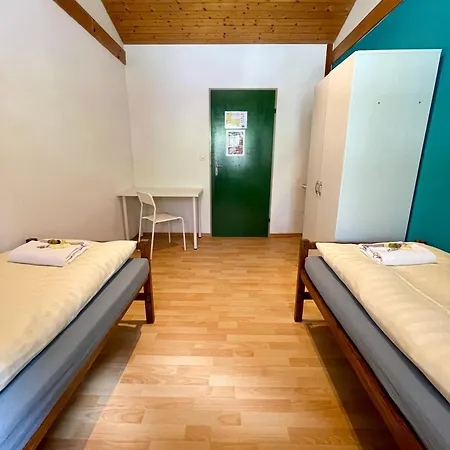 Alpine Base Hostel - Adults Only Lauterbrunnen Exterior photo