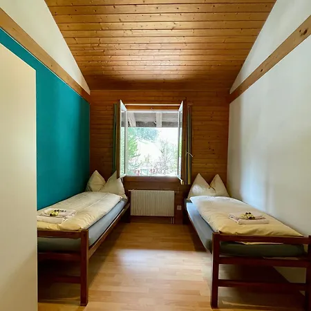 Alpine Base Hostel - Adults Only Lauterbrunnen Exterior photo