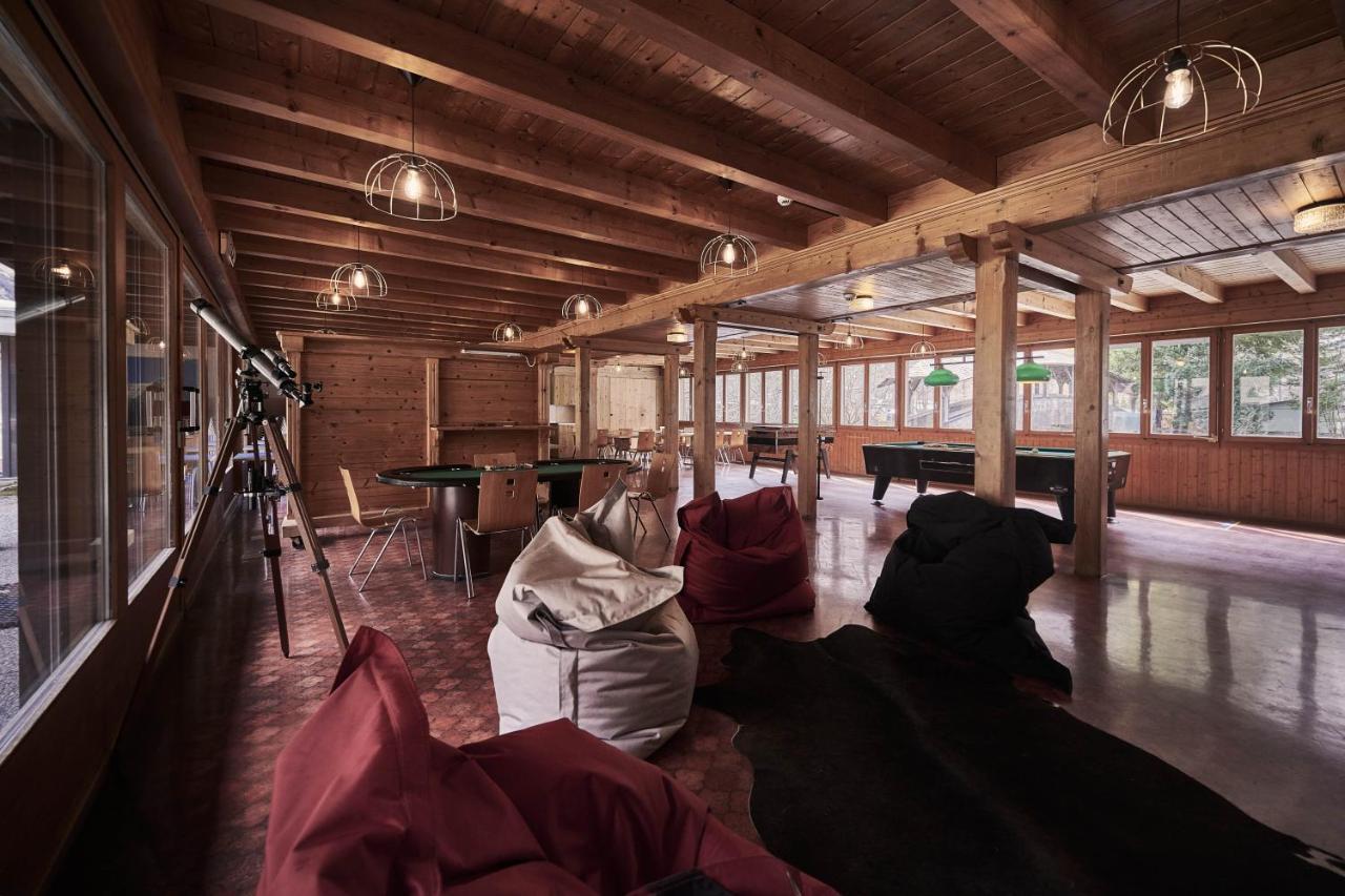 Alpine Base - Adults Only छात्रावास Lauterbrunnen