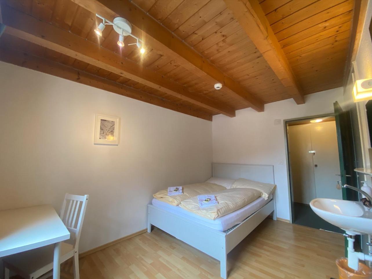 Hostel Alpine Base